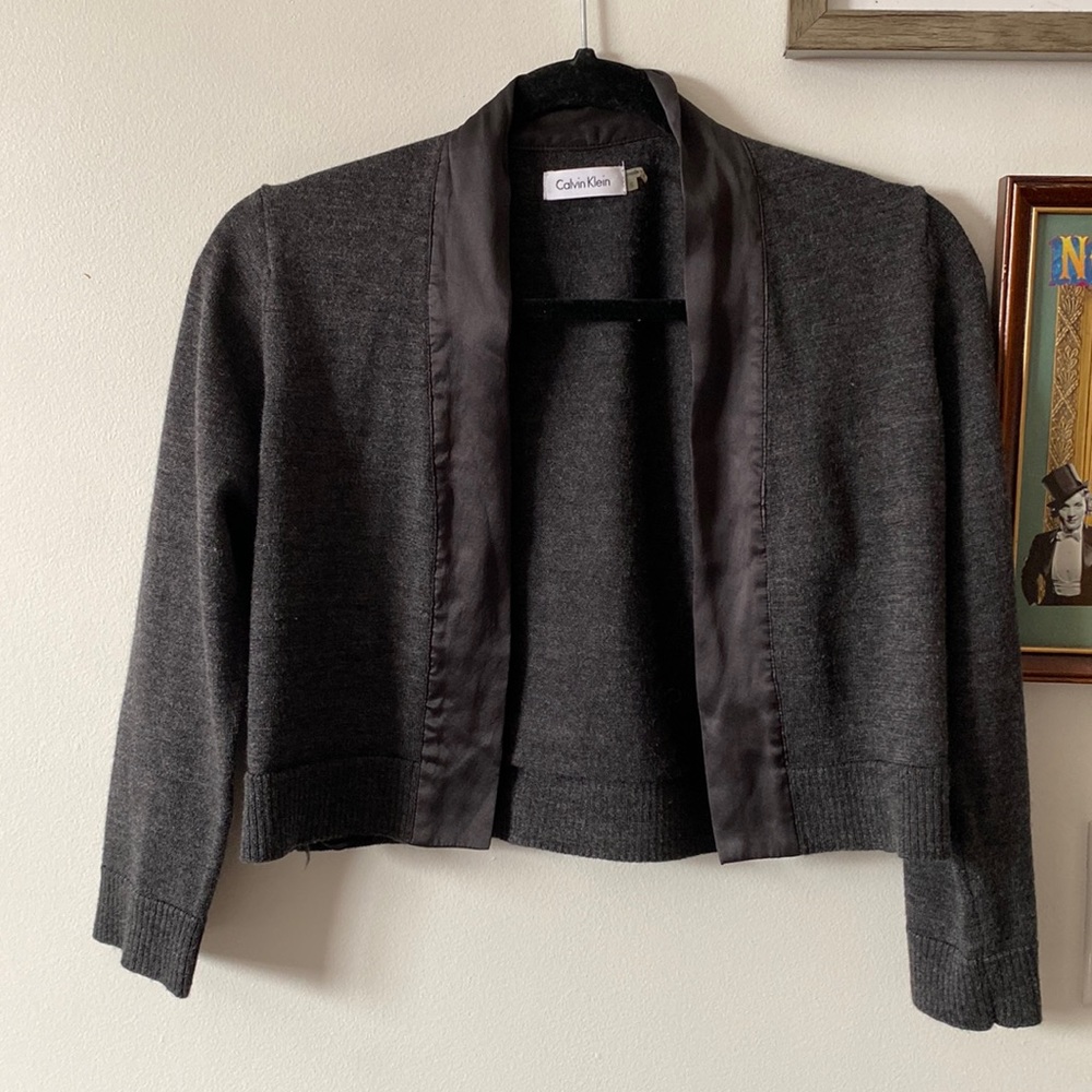 ⭕️Calvin Klein wool shrug / cropped open sweater size S